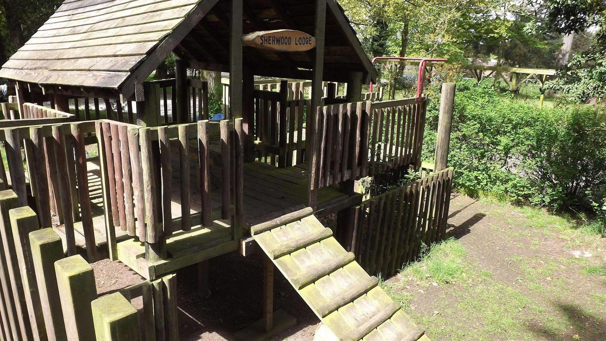 The Salhouse Lodge Hotel Wroxham Exterior foto